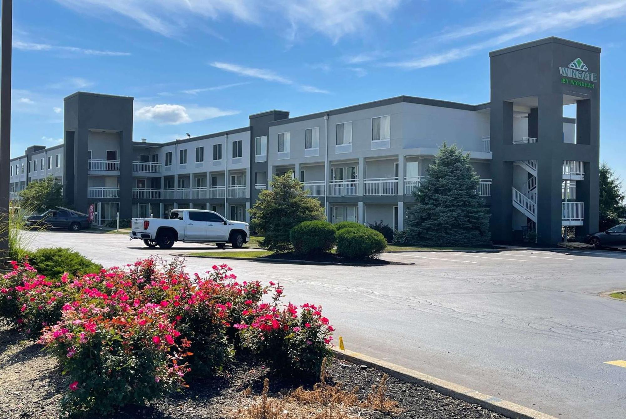 Wingate By Wyndham Dayton North Hotell Exteriör bild